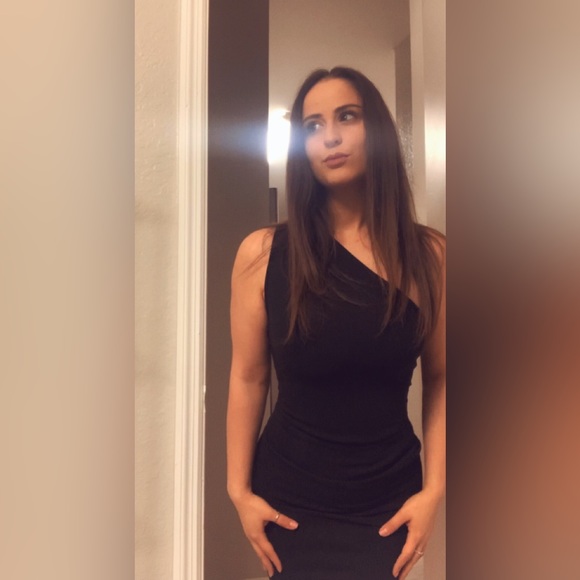 Meet your Posher, Sydnee - Picture 2 of 3